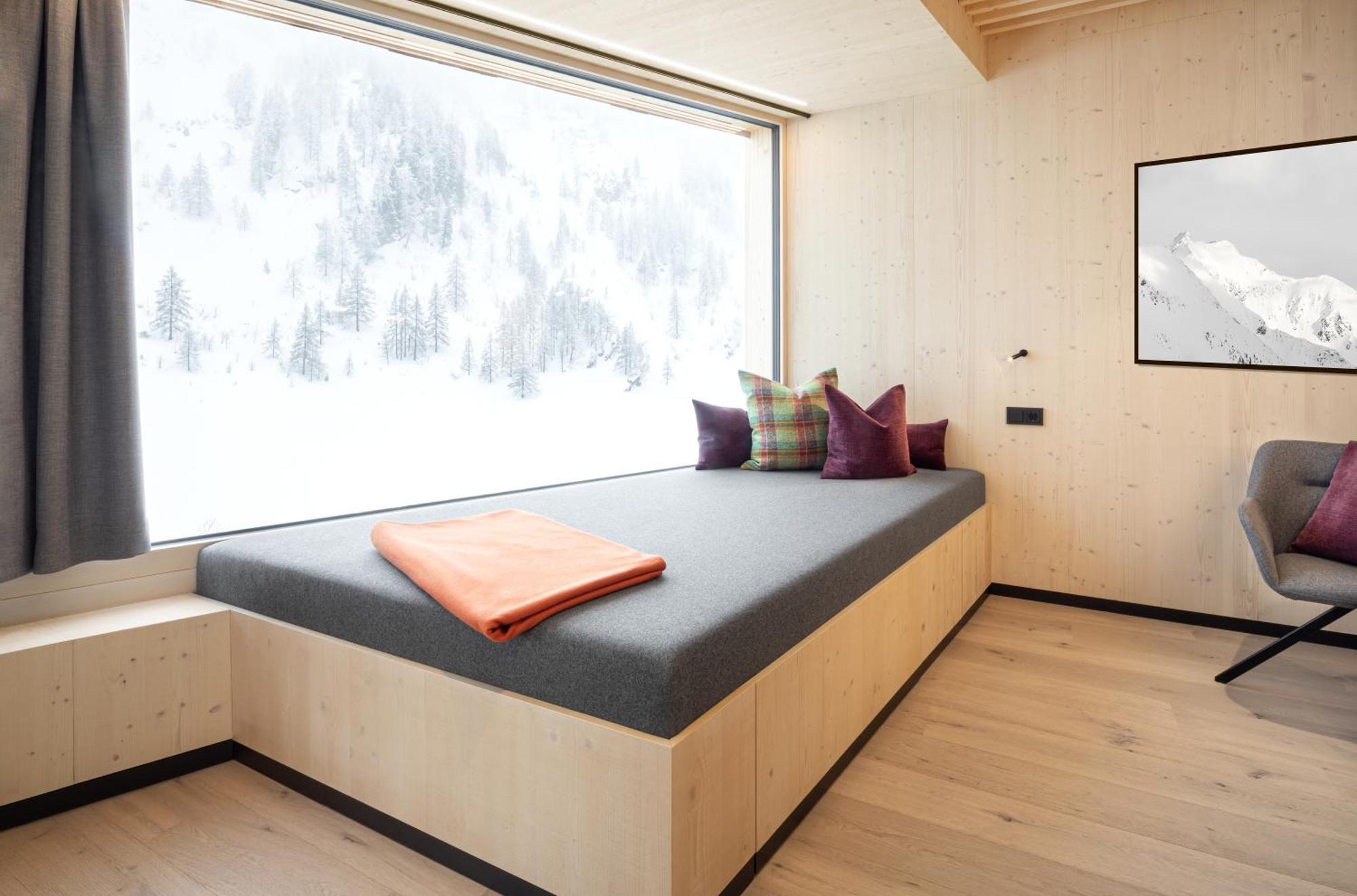 Sonne Aparthotel 4*